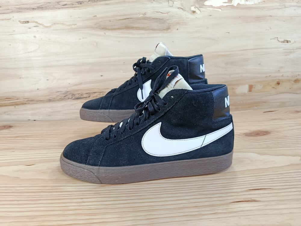 Nike SB Zoom Blazer Mid Black Gum White 864349-010 Mens Size 10 Suede Skate Shoe